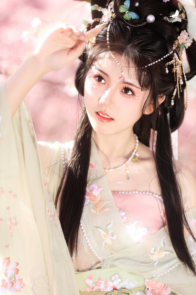 75岁戏骨炮轰《黄石》衍生剧：被告知是四大主角之一，结果戏份被删到想解约